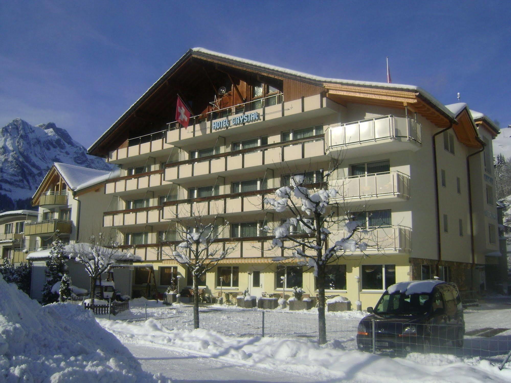 Crystal Hotel 3*